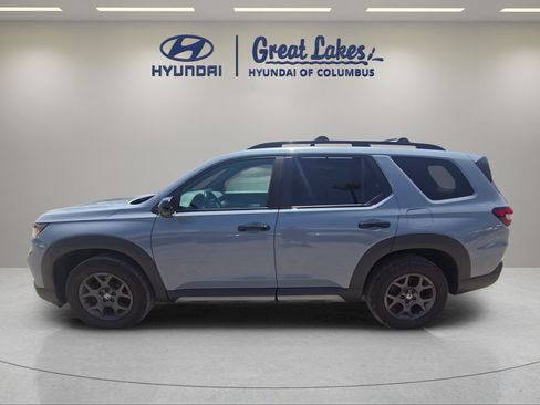 Used 2023 Honda Pilot TrailSport image 2
