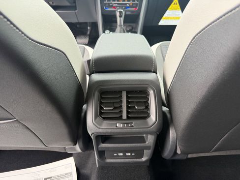 New 2026 Volkswagen Taos SE FWD image 21