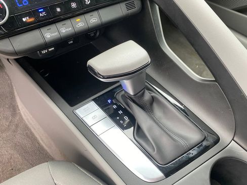 Used 2023 Hyundai Elantra SEL image 35