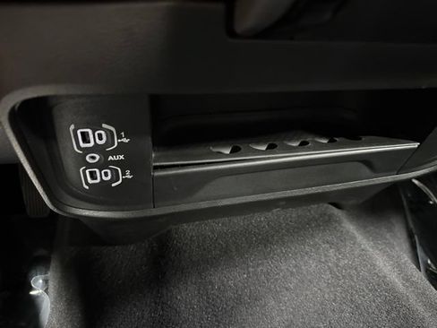 Used 2025 RAM 2500 Big Horn AWD/4WD image 20