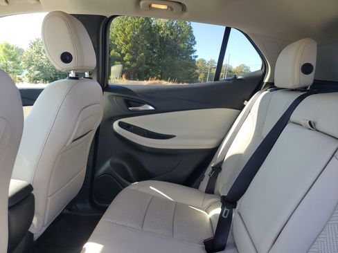 Used 2021 Buick Encore GX Essence w/ Experience Buick Package image 8