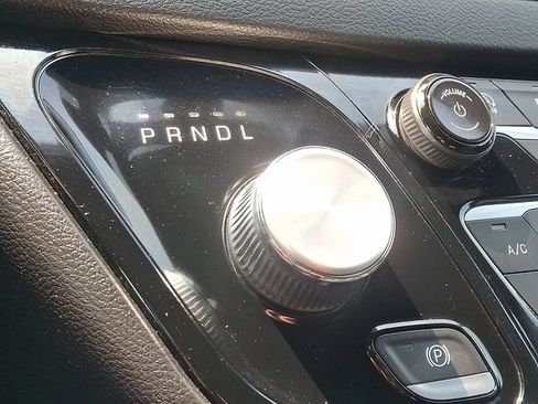 Used 2025 Chrysler Pacifica Select FWD image 15