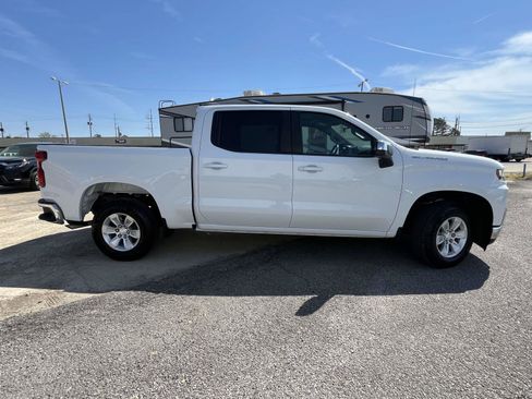 Used 2021 Chevrolet Silverado 1500 LT image 3