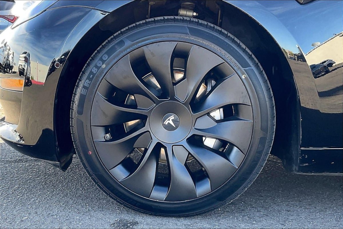 Used 2022 Tesla Model 3 Long Range AWD/4WD image 8