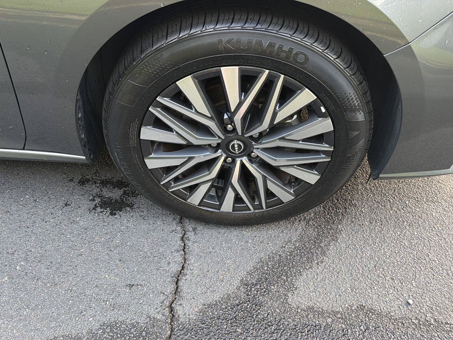 Used 2025 Nissan Altima 2.5 SV FWD image 39