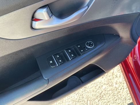 Used 2019 Kia Forte LXS FWD image 13