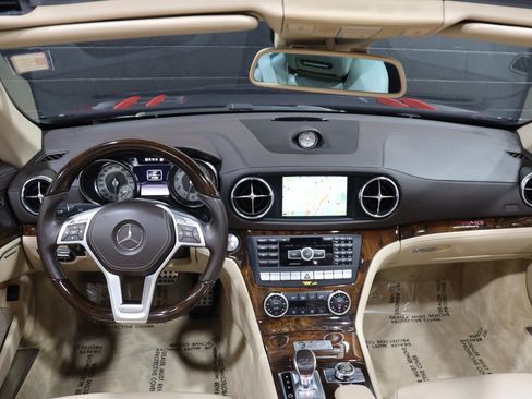 Used 2013 Mercedes-Benz SL 550 w/ Premium Pkg image 46