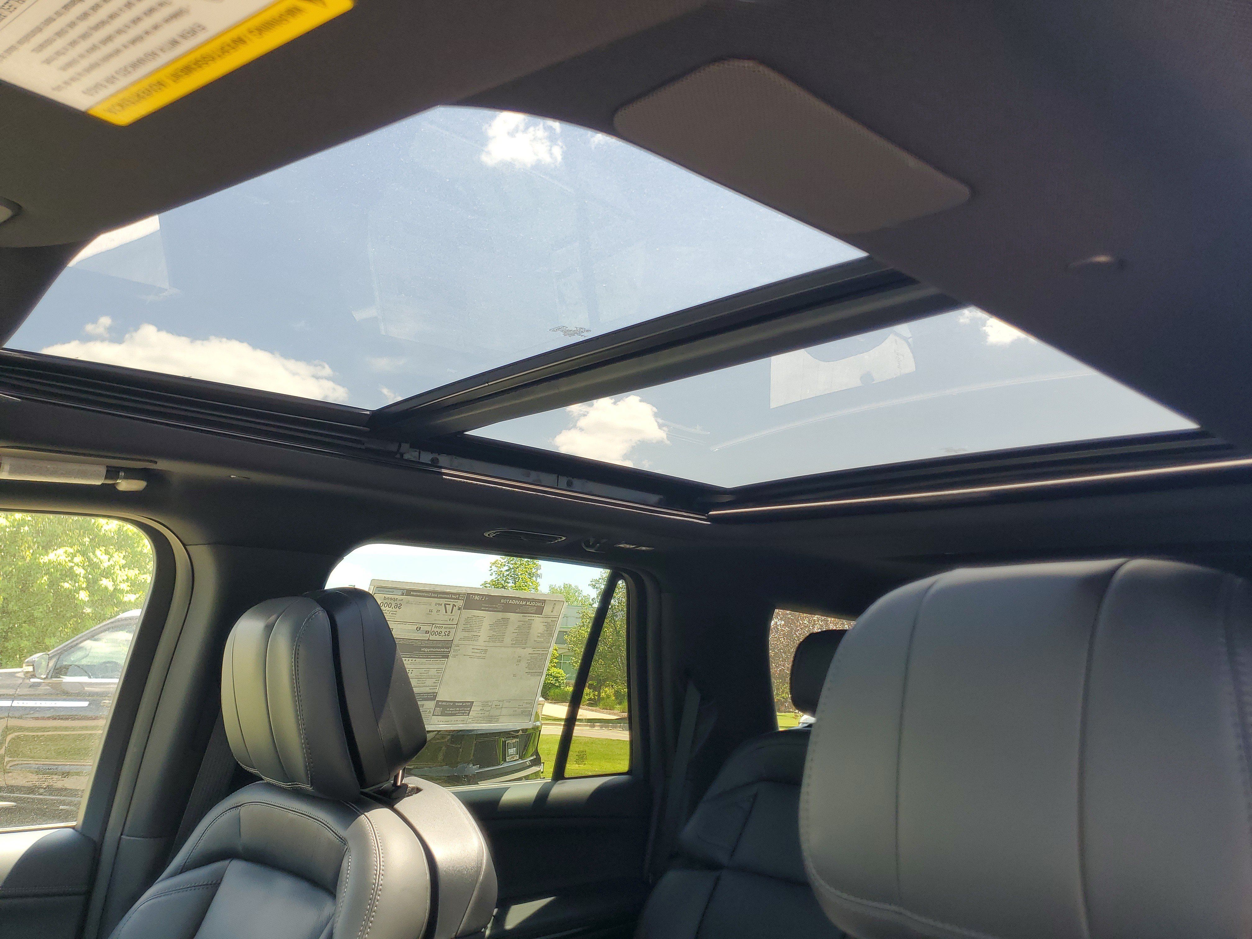 New 2026 Lincoln Navigator Reserve w/ Jet Appearance Package AWD/4WD image 11
