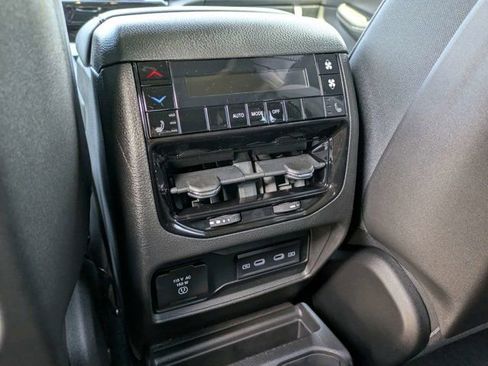 New 2026 Jeep Grand Cherokee L Limited w/ Luxury Tech Group II AWD/4WD image 16