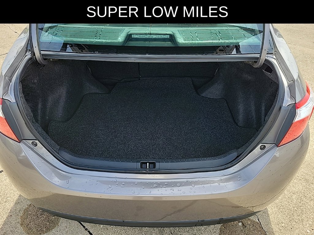 Used 2015 Toyota Corolla LE FWD image 6
