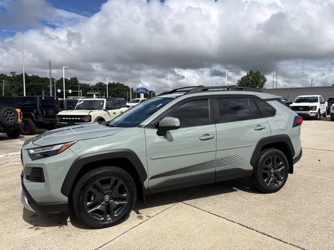Used 2022 Toyota RAV4 Adventure w/ Convenience Package AWD/4WD image 3