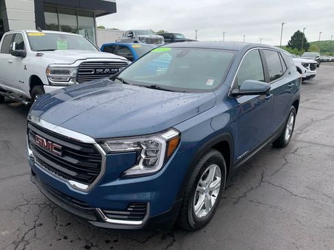 Used 2024 GMC Terrain SLE FWD image 8