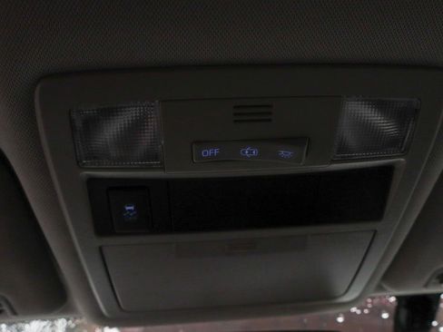 Used 2016 Toyota Tacoma SR image 25