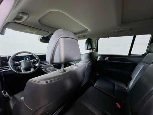 Used 2025 Hyundai Santa Fe Limited FWD image 11