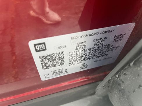 Used 2025 Chevrolet Trax LT w/ LT Convenience Package image 22