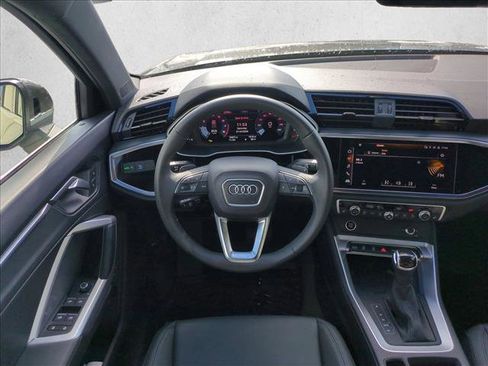 Used 2025 Audi Q3 2.0T Premium w/ Convenience Package image 14