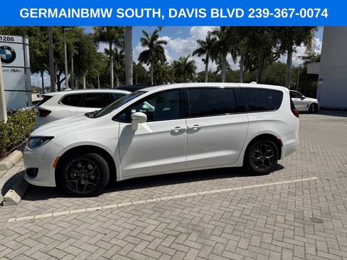 Used 2019 Chrysler Pacifica Touring Plus w/ Advanced Safetytec Group FWD image 14