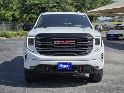 Used 2025 GMC Sierra 1500 AT4 w/ AT4 Premium Package AWD/4WD image 2