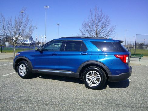 Used 2020 Ford Explorer XLT w/ Equipment Group 202A image 21