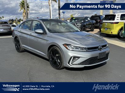 Used 2025 Volkswagen Jetta SE w/ Sunroof Package