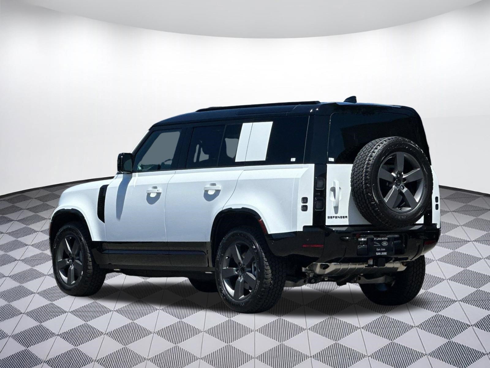 New 2026 Land Rover Defender 110 X-Dynamic SE AWD/4WD image 3