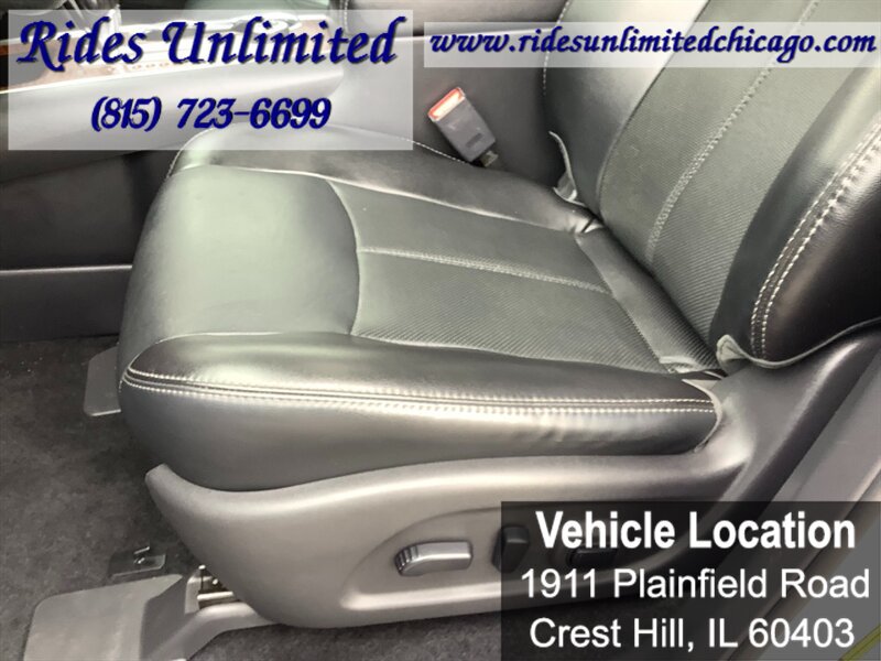 Used 2017 Nissan Pathfinder Platinum w/ Family Entertainment Package AWD/4WD image 23