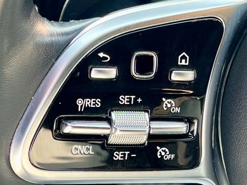 Certified 2023 Mercedes-Benz GLA 250 4MATIC image 32