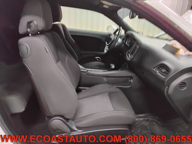Used 2019 Dodge Challenger SXT RWD image 15