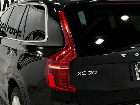 Used 2018 Volvo XC90 T6 Momentum w/ Convenience Package AWD/4WD image 36
