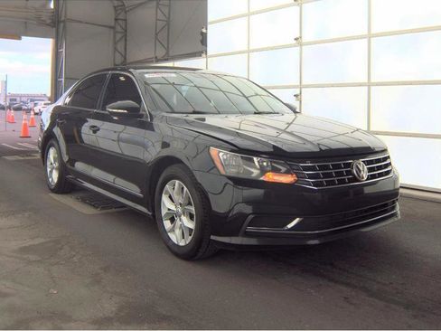 Used 2017 Volkswagen Passat 1.8T S image 3