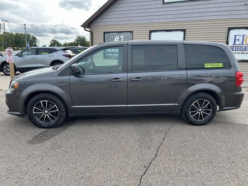 Used 2018 Dodge Grand Caravan SE FWD image 8