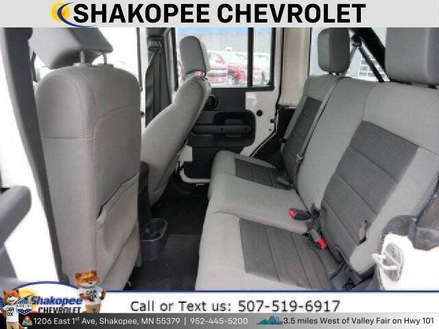 Used 2010 Jeep Wrangler Unlimited Rubicon AWD/4WD image 9