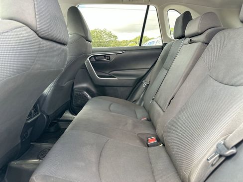 Used 2022 Toyota RAV4 LE image 15