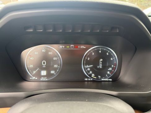 Used 2022 Volvo XC90 T6 Momentum w/ Advanced Package image 21