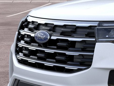 Used 2026 Ford Explorer Active w/ Active Comfort Package AWD/4WD image 17