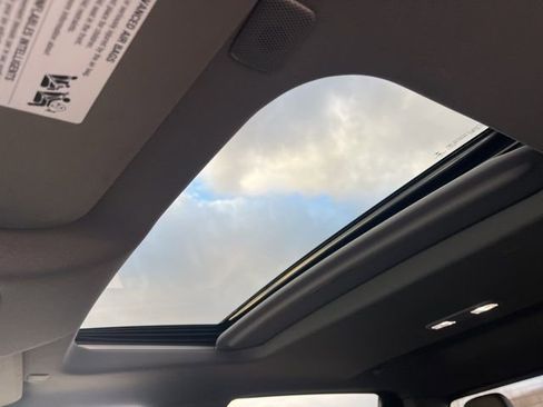 Used 2022 GMC Sierra 1500 SLT w/ SLT Premium Plus Package image 36