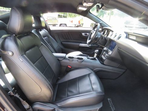 Used 2022 Ford Mustang Premium image 14