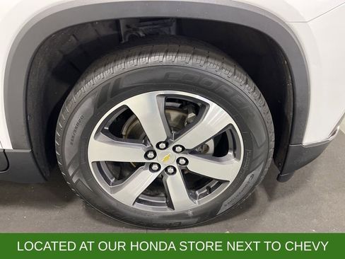 Used 2019 Chevrolet Traverse LT w/ LT Premium Package image 10
