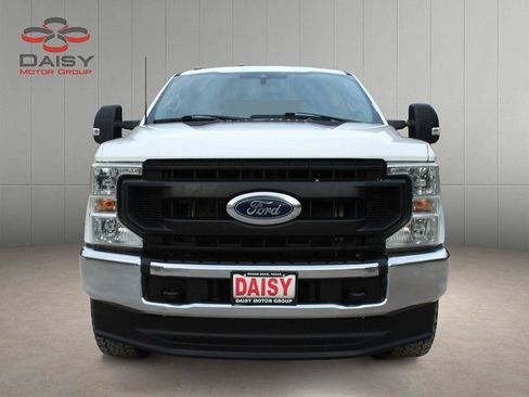 Used 2022 Ford F250 XL w/ Power Equipment Group AWD/4WD image 2