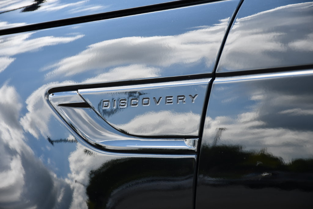 Used 2023 Land Rover Discovery S R-Dynamic AWD/4WD image 13