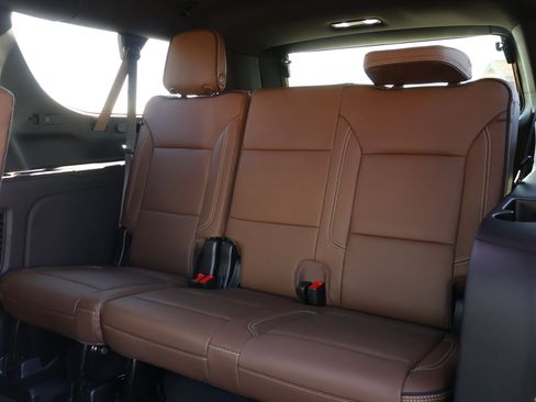 New 2026 Chevrolet Suburban High Country image 28