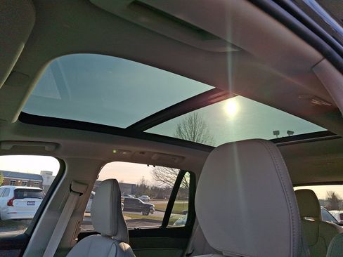 New 2026 Volvo XC90 B6 Ultra w/ Protection Package Premier AWD/4WD image 11