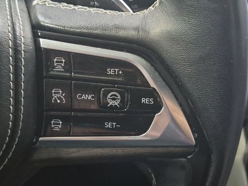 Used 2022 Jeep Grand Cherokee Overland w/ Advanced Protech Group III AWD/4WD image 22