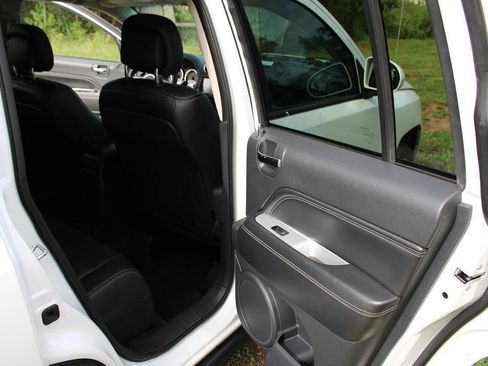 Used 2016 Jeep Compass High Altitude AWD/4WD image 34