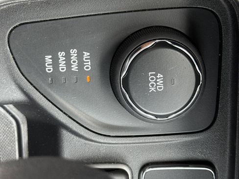 Used 2021 Jeep Compass Sport w/ Cold Weather Group AWD/4WD image 15