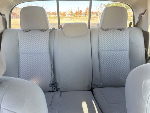 Used 2022 Toyota Tacoma SR5 w/ Technology Package image 33