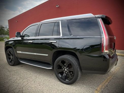 Used 2017 Cadillac Escalade Luxury AWD/4WD image 3