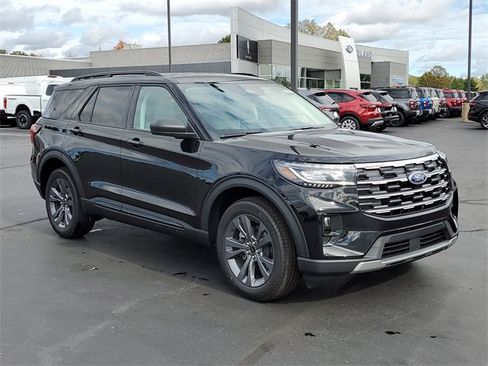 New 2026 Ford Explorer Active w/ Active Comfort Package image 2