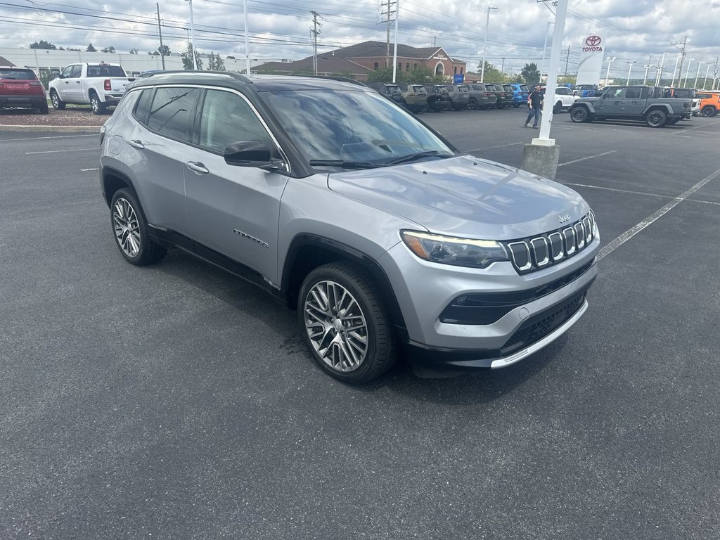 Used 2022 Jeep Compass Limited w/ Elite Group AWD/4WD image 2