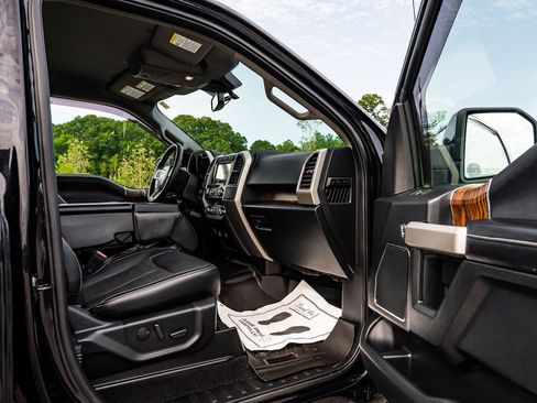 Used 2020 Ford F150 Lariat AWD/4WD image 11